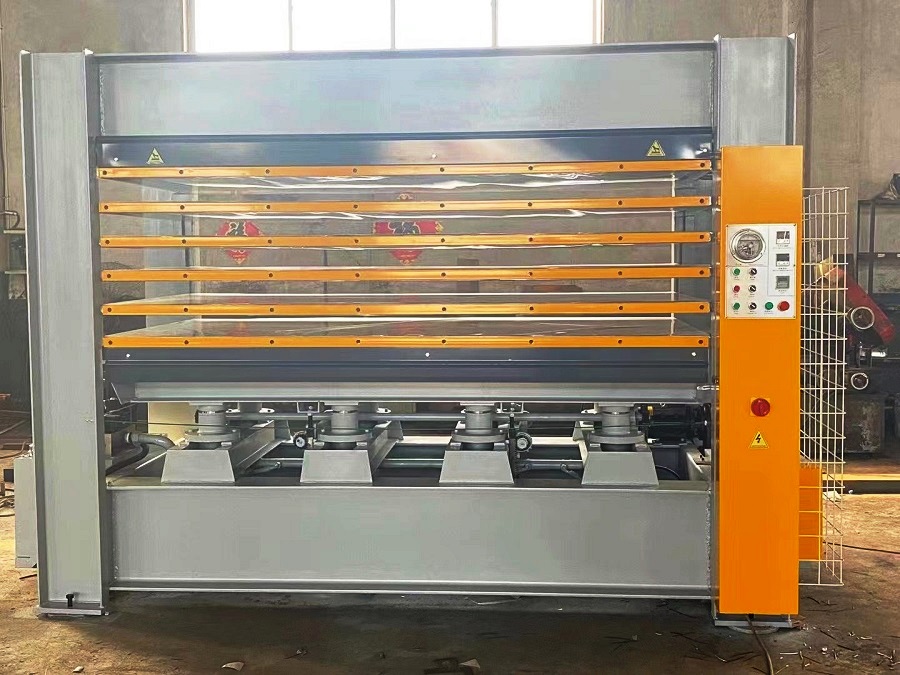Máy ép thủy lực có cấu hình đảm bảo chất lượng, tăng độ bền bỉ và hiệu quả sản xuất cao.